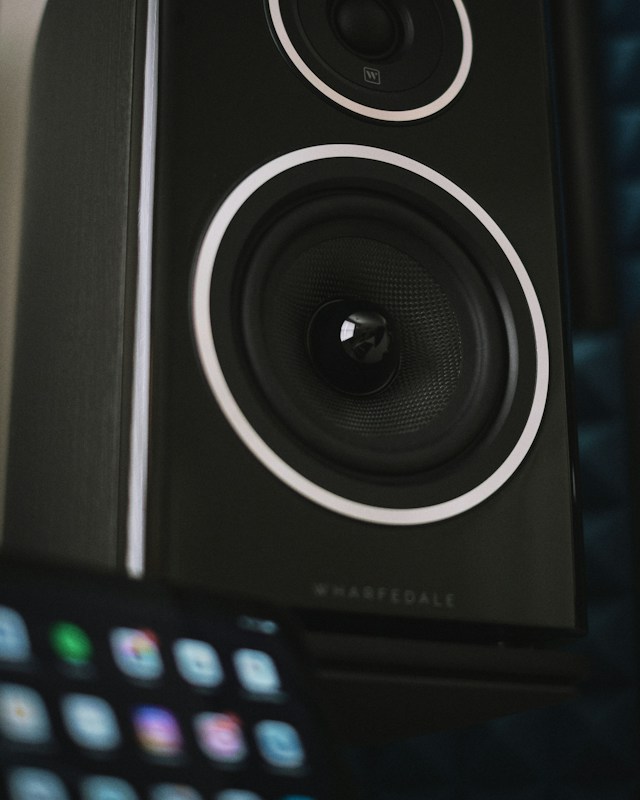 10 Sound System Rental Considerations for Events With Multiple Microphones on Stage